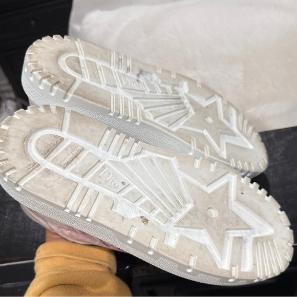 Authentic CHRISTIAN DIOR SNEAKERS - Picture 5 of 7
